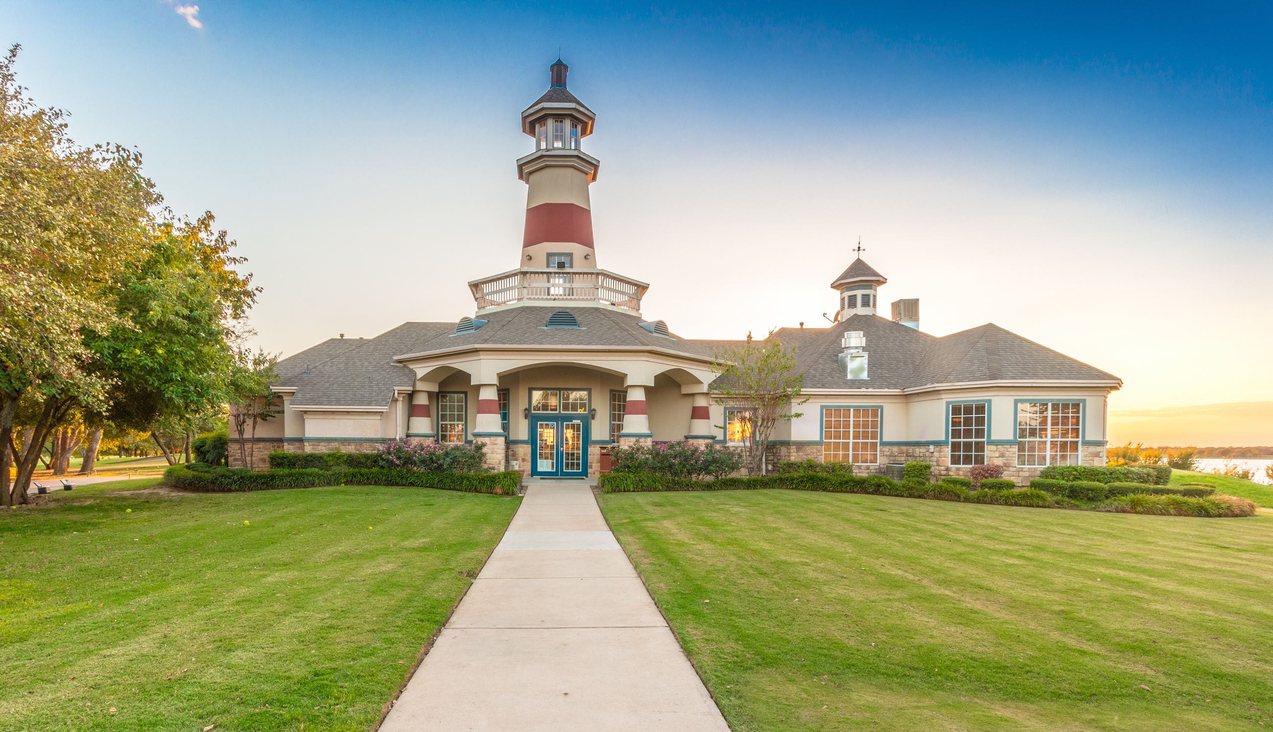 Stewart Peninsula Golf Clubhouse