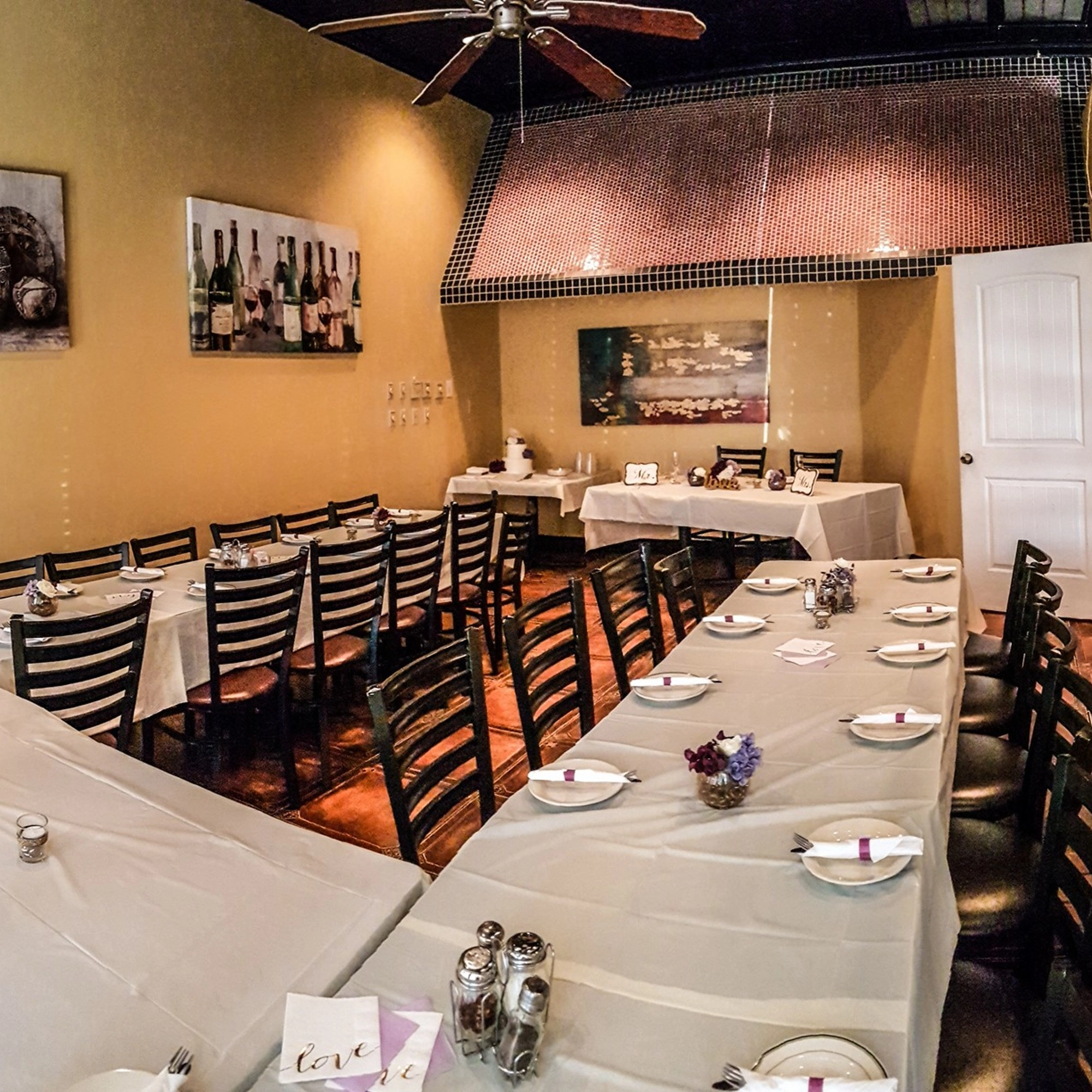 Amore - Interior Square